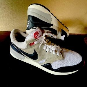 Mens Nike Air Sz 10.5 Running Shoes